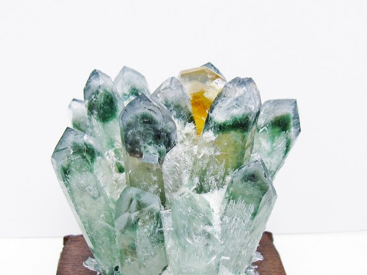 緑水晶 クラスター 原石 台座付属 一点物 182-7469