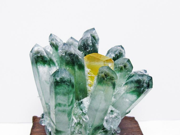 緑水晶 クラスター 原石 台座付属 一点物 182-7495