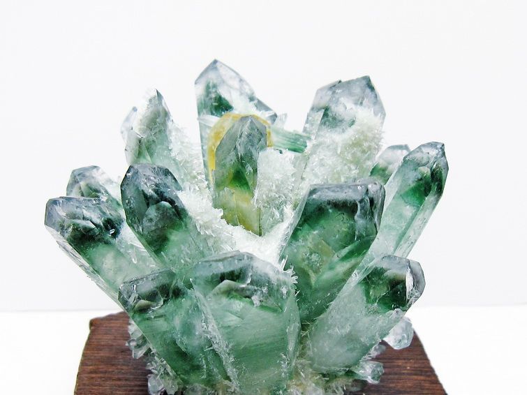 緑水晶 クラスター 原石 台座付属 一点物 182-7501