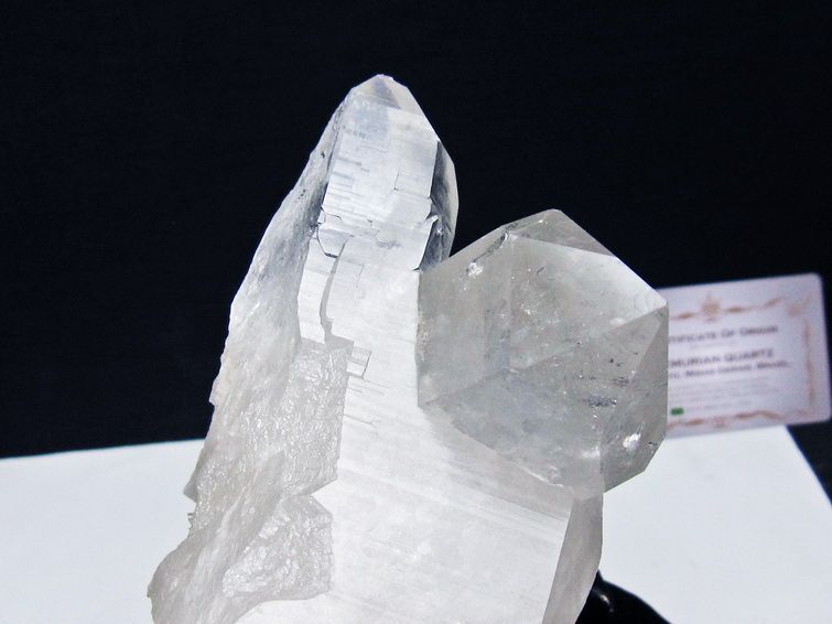 水晶クラスター 原石 ブラジル ミナスジェライス州 コリント産 一点物 台座付属 レムリアンシード 182-8076