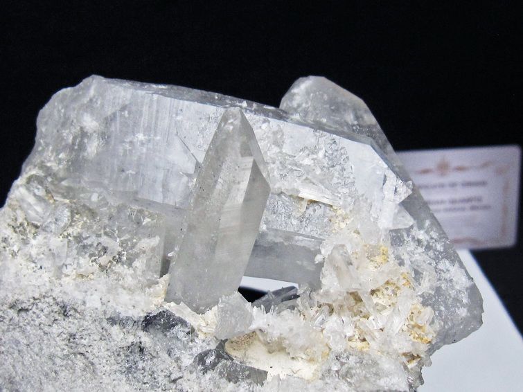 水晶クラスター 1Kg 原石 ブラジル ミナスジェライス州 コリント産 一点物 台座付属 レムリアンシード 182-8092