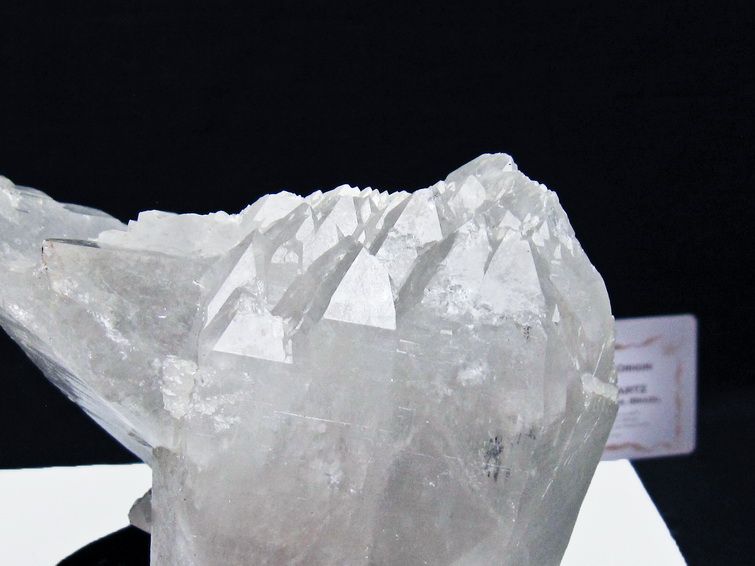 水晶クラスター 1.5Kg 原石 ブラジル ミナスジェライス州 コリント産 一点物 台座付属 レムリアンシード 182-8098