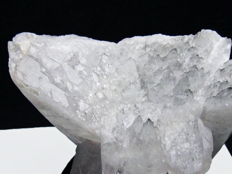 水晶クラスター 1.4Kg 原石 ブラジル ミナスジェライス州 コリント産 一点物 台座付属 レムリアンシード 182-8100