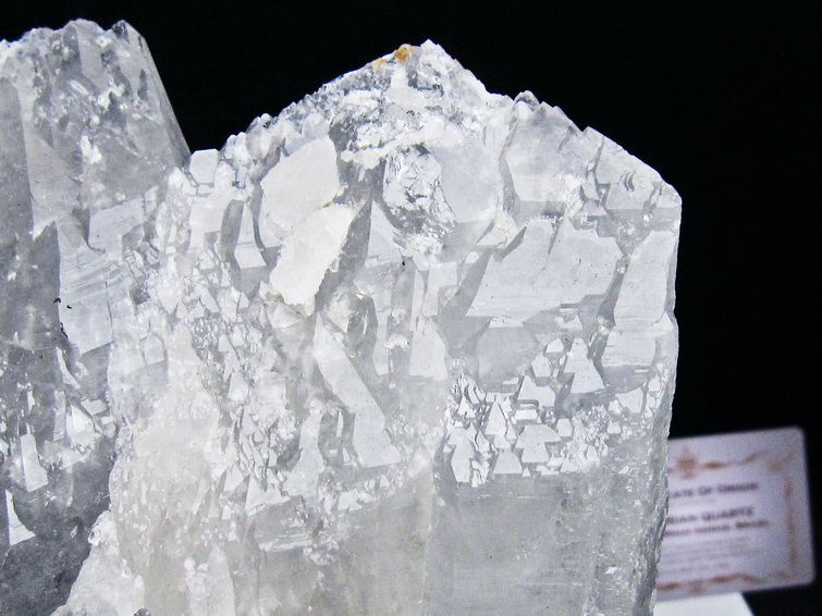 水晶クラスター 2Kg 原石 ブラジル ミナスジェライス州 コリント産 一点物 台座付属 レムリアンシード 182-8107