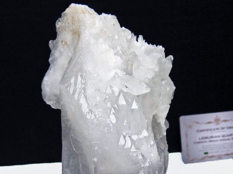 水晶クラスター 1.1Kg 原石 ブラジル ミナスジェライス州 コリント産 一点物 台座付属 レムリアンシード 182-8111