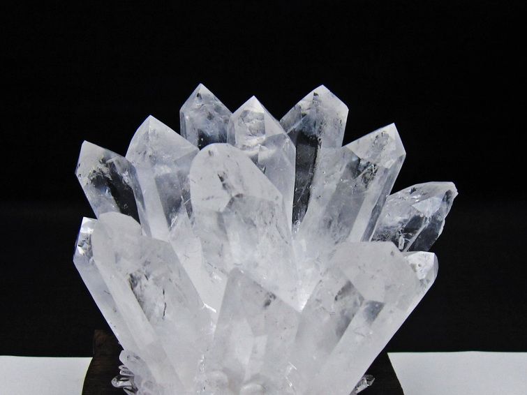 水晶 クラスター 水晶 原石 台座付属 一点物 182-8610