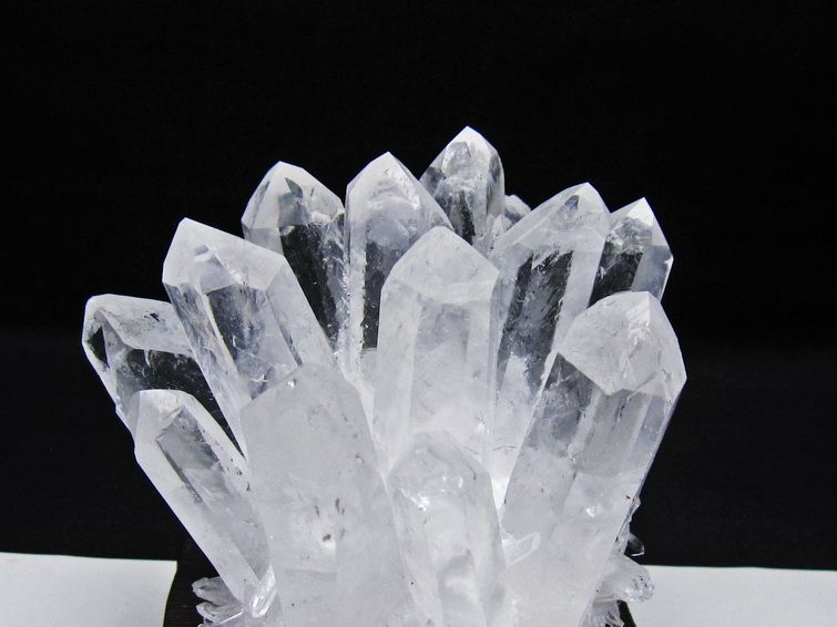 水晶 クラスター 水晶 原石 台座付属 一点物 182-8621