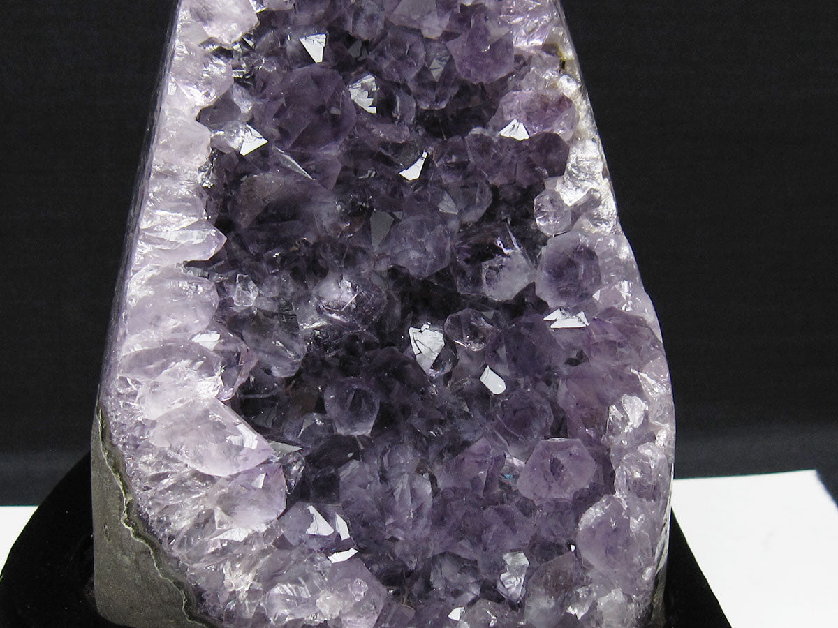 1.7Kg アメジスト クラスター ウルグアイ産 アメジスト 原石 amethyst 台座付属 一点物 182-8740