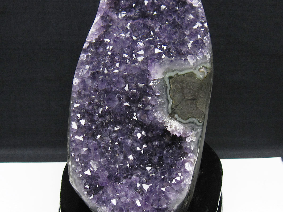 1.3Kg アメジスト クラスター ウルグアイ産 アメジスト 原石 amethyst 台座付属 一点物 182-8746