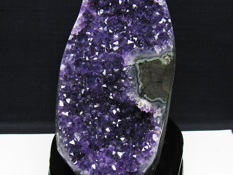 1.3Kg アメジスト クラスター ウルグアイ産 アメジスト 原石 amethyst 台座付属 一点物 182-8746