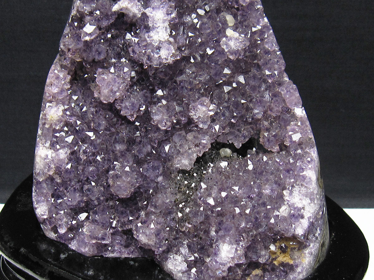 1Kg アメジスト クラスター ウルグアイ産 アメジスト 原石 amethyst 台座付属 一点物 182-8787