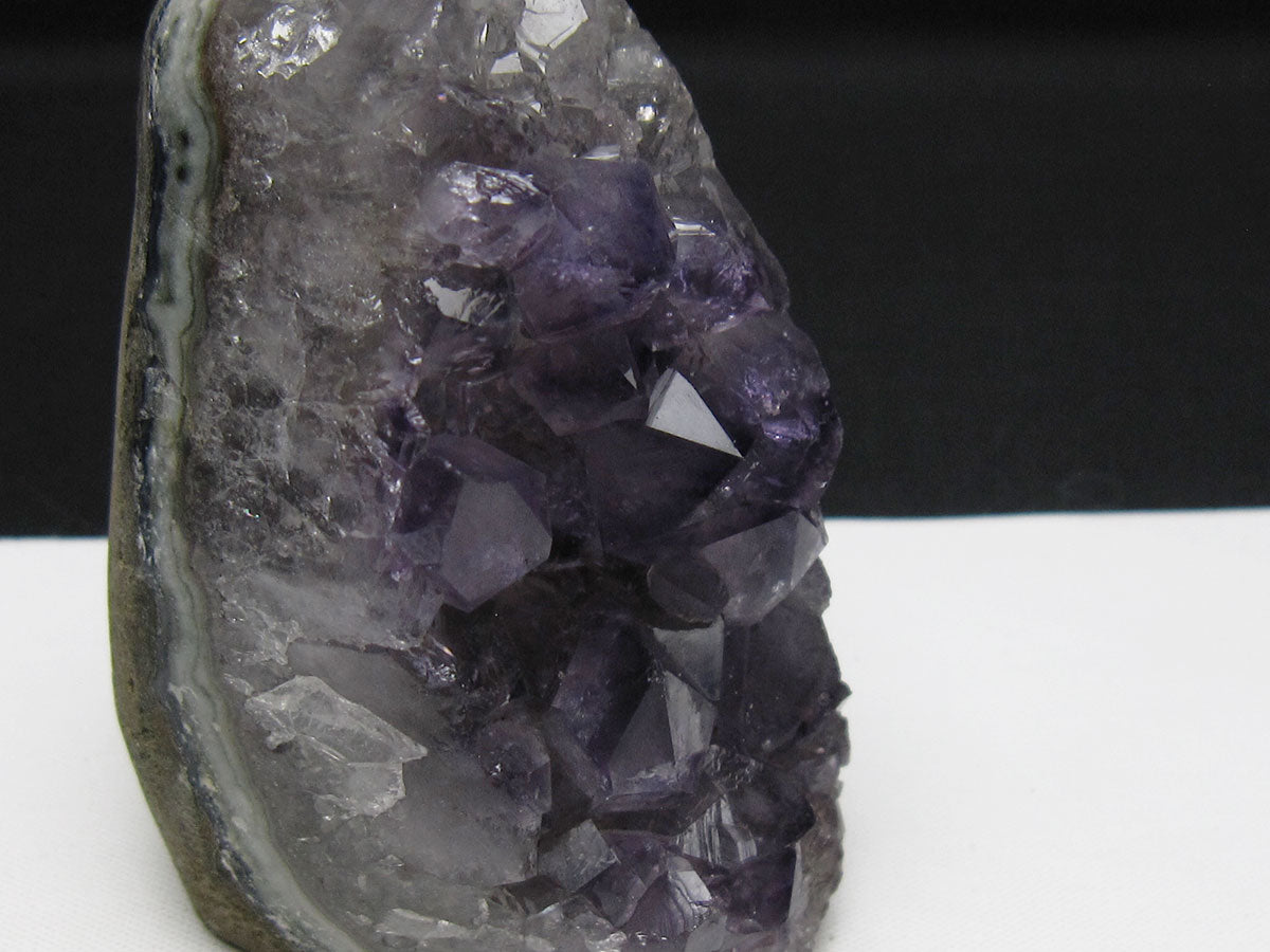 アメジスト クラスター ウルグアイ産 アメジスト 原石 amethyst 一点物 182-8895