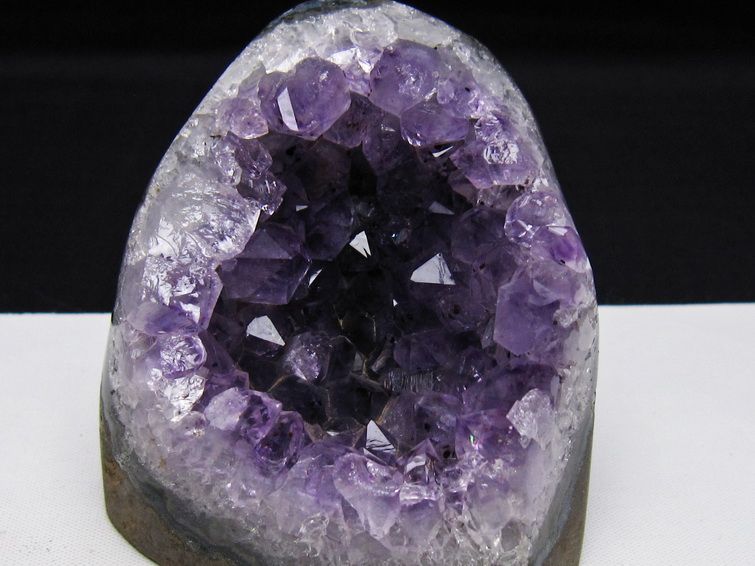 アメジスト クラスター ウルグアイ産 アメジスト 原石 amethyst 一点物 182-8900