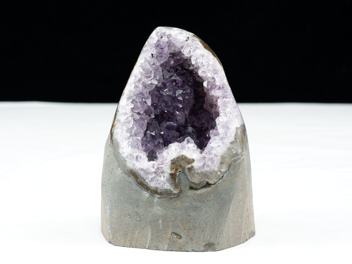 アメジスト クラスター ウルグアイ産 アメジスト 原石 amethyst 一点物 182-8956