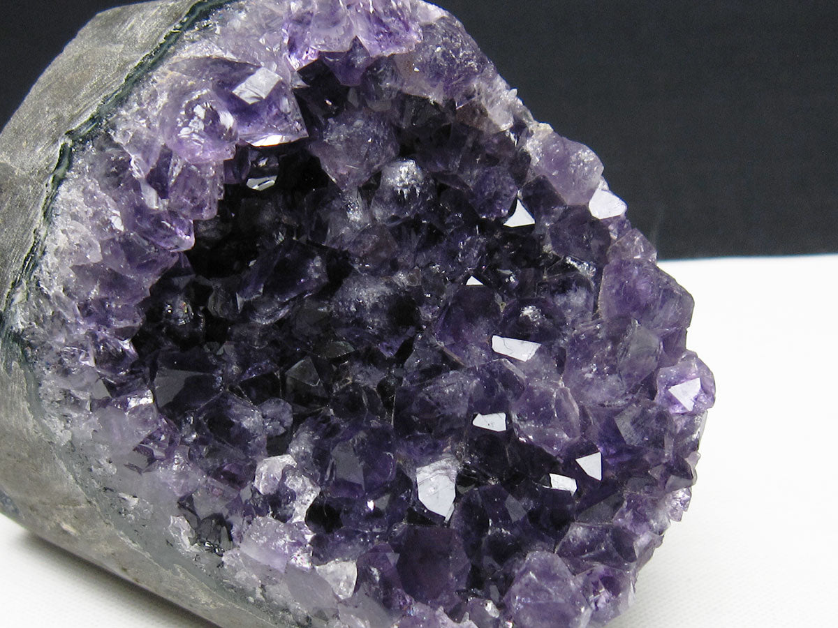 アメジスト クラスター ウルグアイ産 アメジスト 原石 amethyst 一点物 182-8978