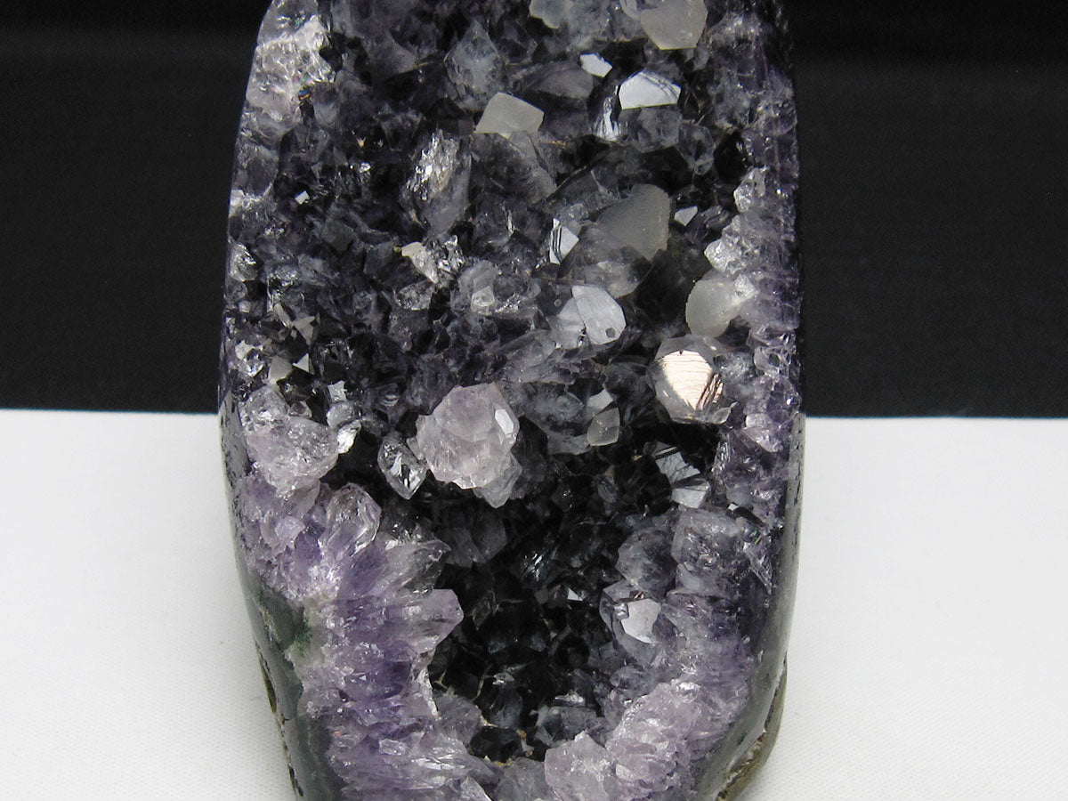 アメジスト クラスター ウルグアイ産 アメジスト 原石 amethyst カルサイト共生 一点物 182-8992