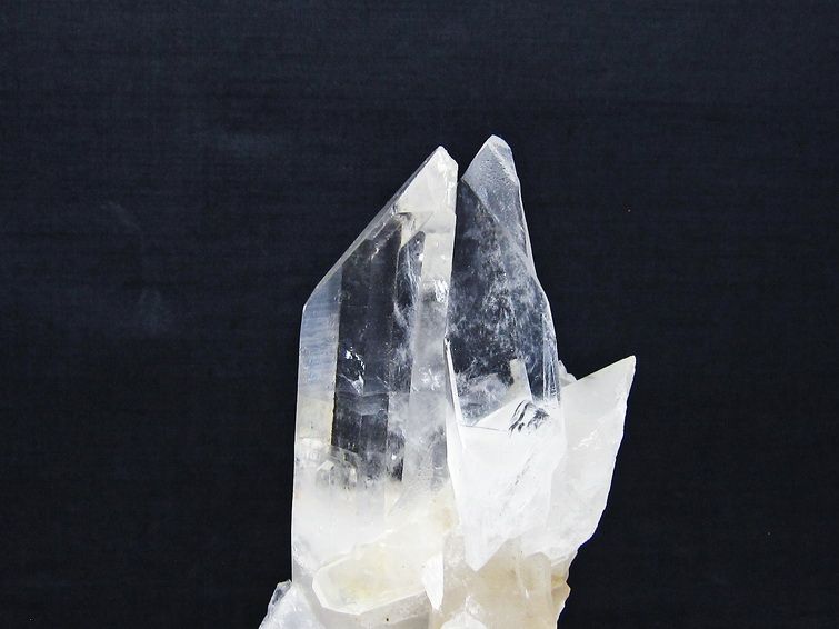 水晶 クラスター マダガスカル産 台座付属 水晶 原石 一点物 182-9331
