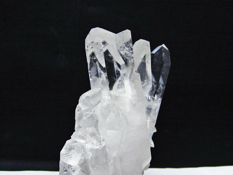 水晶 クラスター マダガスカル産 台座付属 水晶 原石 一点物 182-9336
