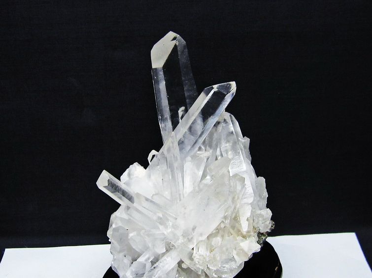 水晶 クラスター マダガスカル産 台座付属 水晶 原石 一点物 182-9346