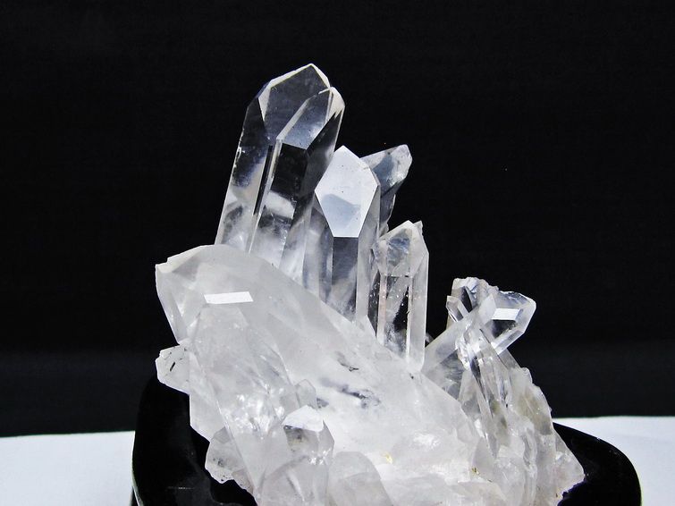 水晶 クラスター マダガスカル産 台座付属 水晶 原石 一点物 182-9385