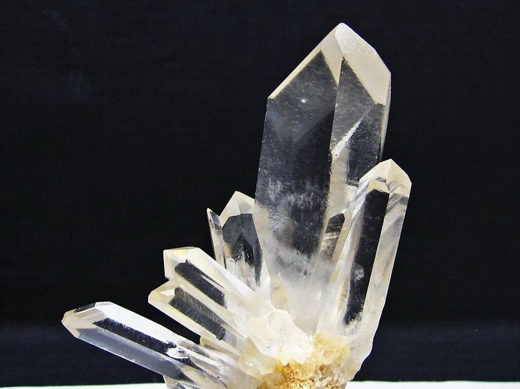 水晶 クラスター マダガスカル産 台座付属 水晶 原石 一点物 182-9387