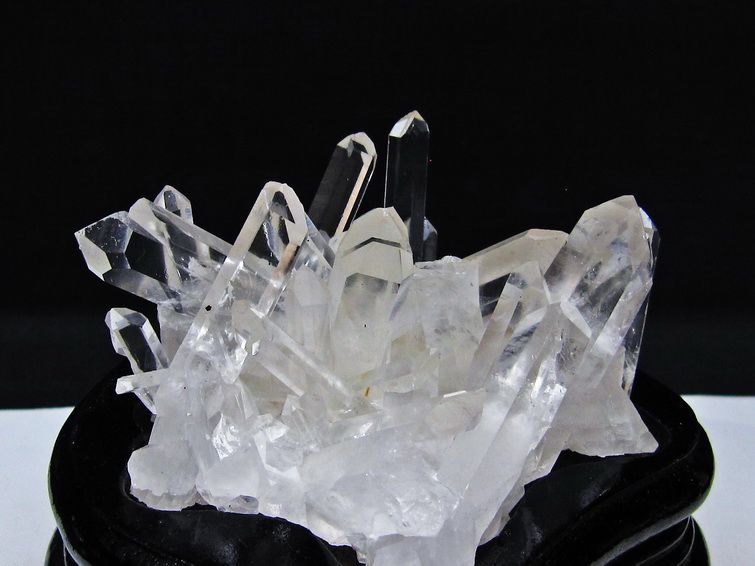 水晶 クラスター マダガスカル産 台座付属 水晶 原石 一点物 182-9391