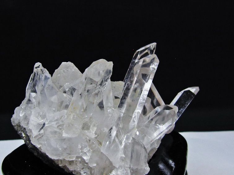 水晶 クラスター マダガスカル産 台座付属 水晶 原石 一点物 182-9393