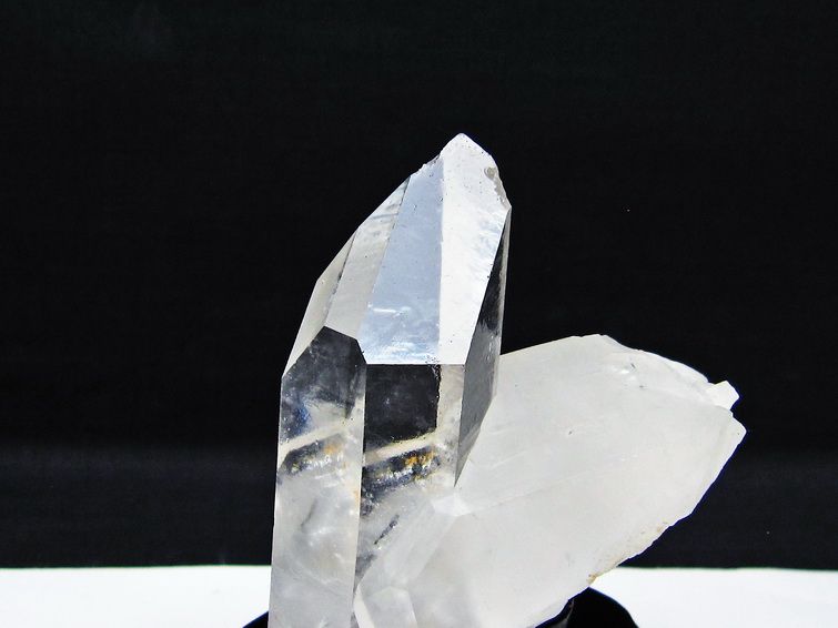 水晶 クラスター マダガスカル産 台座付属 水晶 原石 一点物 182-9396