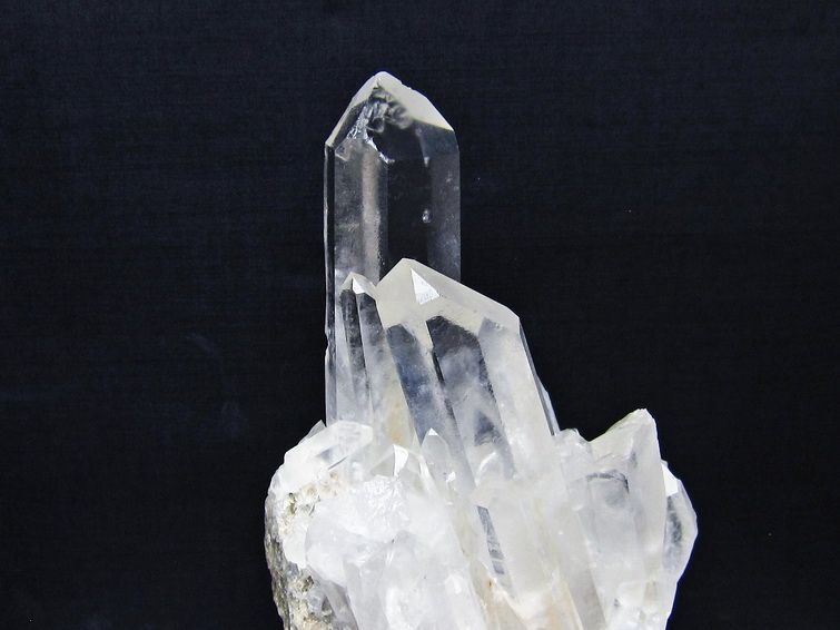 1.6Kg 水晶 クラスター マダガスカル産 台座付属 水晶 原石 一点物 182-9442