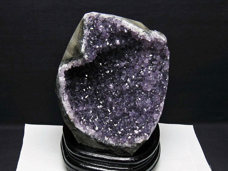 2.7Kg アメジスト クラスター ウルグアイ産 アメジスト 原石 amethyst 台座付属 花型 一点物 192-677