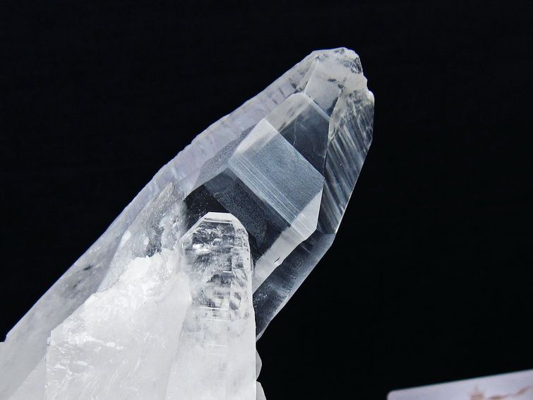 水晶クラスター 2.3Kg 原石 ブラジル ミナスジェライス州 コリント産 一点物 台座付属 レムリアンシード 192-696