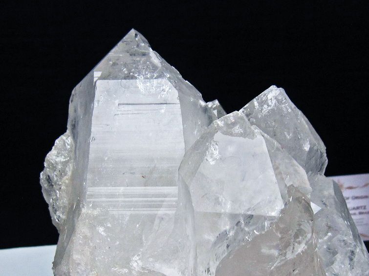 水晶クラスター 2.3Kg 原石 ブラジル ミナスジェライス州 コリント産 一点物 台座付属 レムリアンシード 192-705