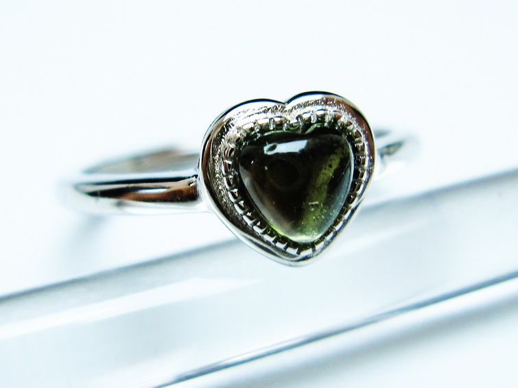モルダバイト リング 指輪 ハート 13号 フリーサイズ 一点物 199-437