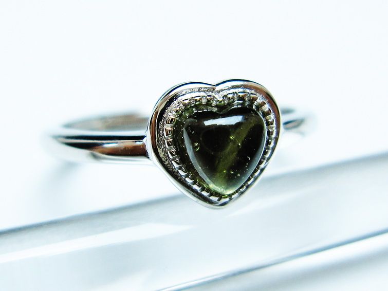 モルダバイト リング 指輪 ハート 13号 フリーサイズ 一点物 199-438