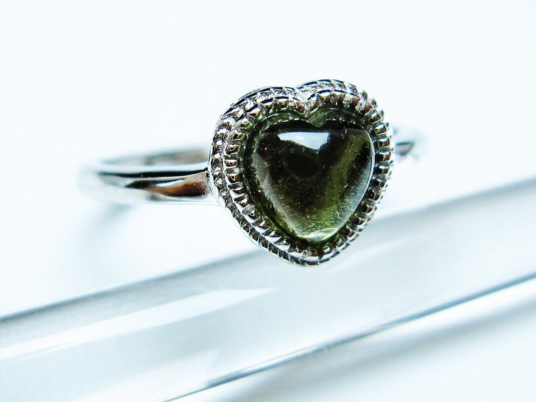 モルダバイト リング 指輪 ハート 13号 フリーサイズ 一点物 199-447