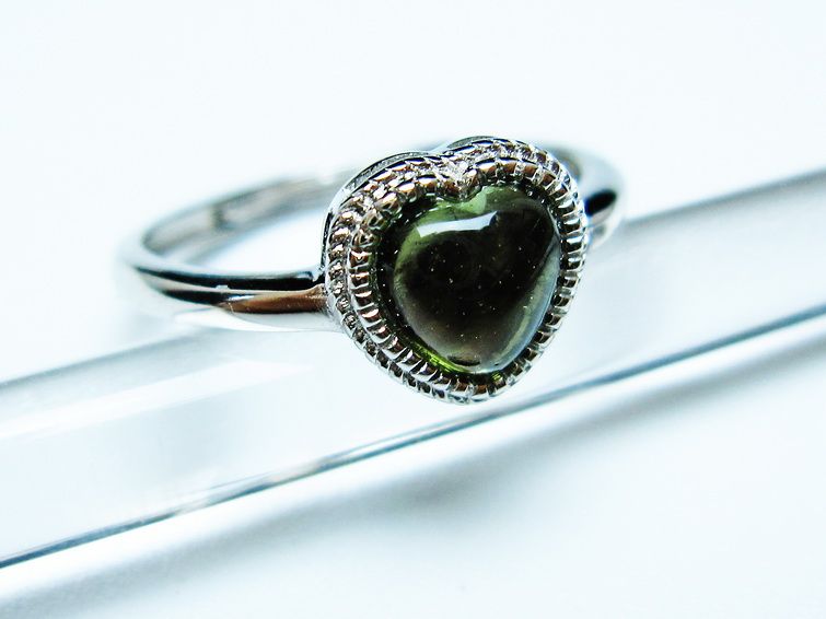モルダバイト リング 指輪 ハート 13号 フリーサイズ 一点物 199-454