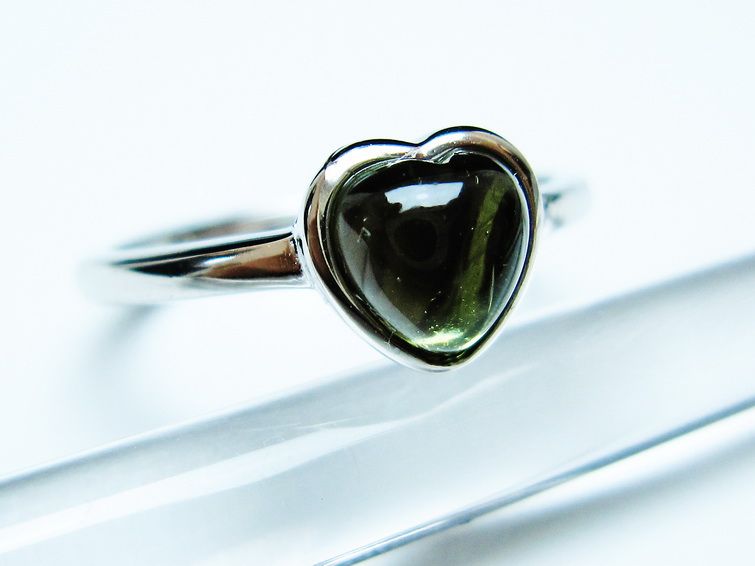 モルダバイト リング 指輪 ハート 13号 フリーサイズ 一点物 199-458