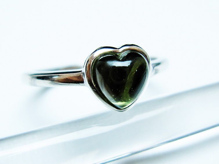 モルダバイト リング 指輪 ハート 12号 フリーサイズ 一点物 199-459
