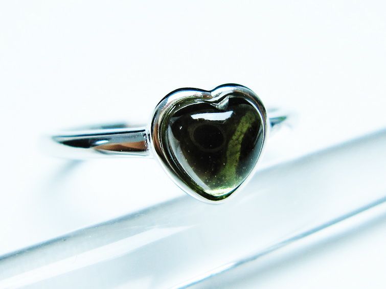 モルダバイト リング 指輪 ハート 13号 フリーサイズ 一点物 199-464