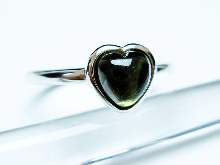 モルダバイト リング 指輪 ハート 12号 フリーサイズ 一点物 199-465