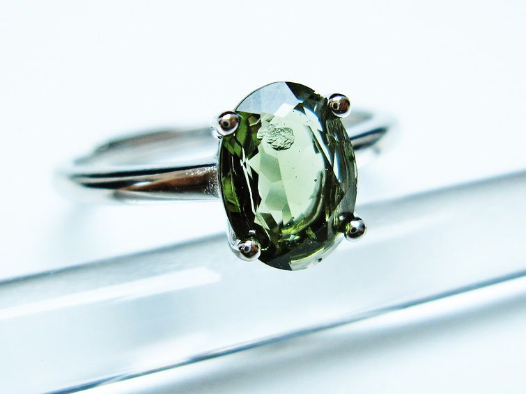 モルダバイト リング 指輪 14号 フリーサイズ 一点物 199-469