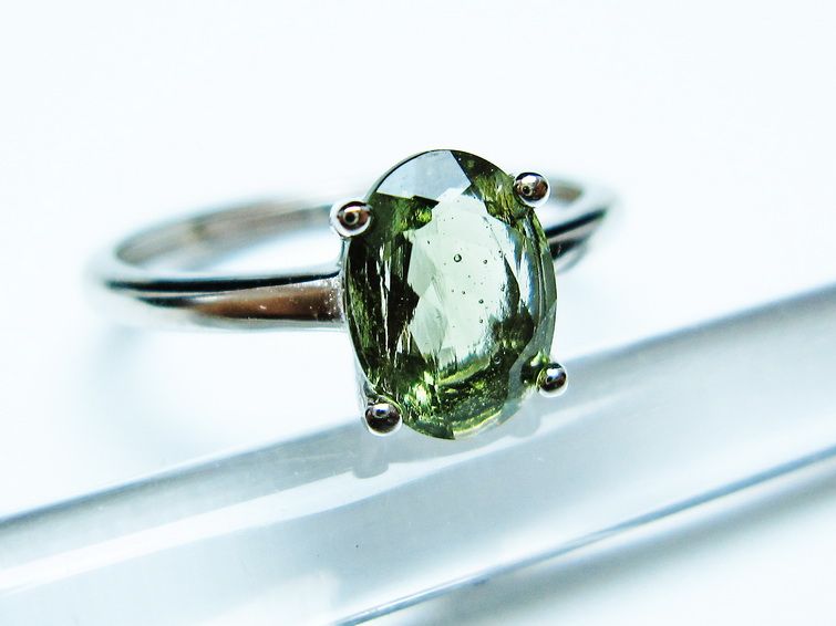 モルダバイト リング 指輪 12号 フリーサイズ 一点物 199-475