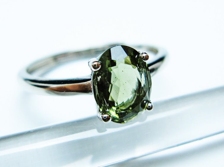 モルダバイト リング 指輪 14号 フリーサイズ 一点物 199-476