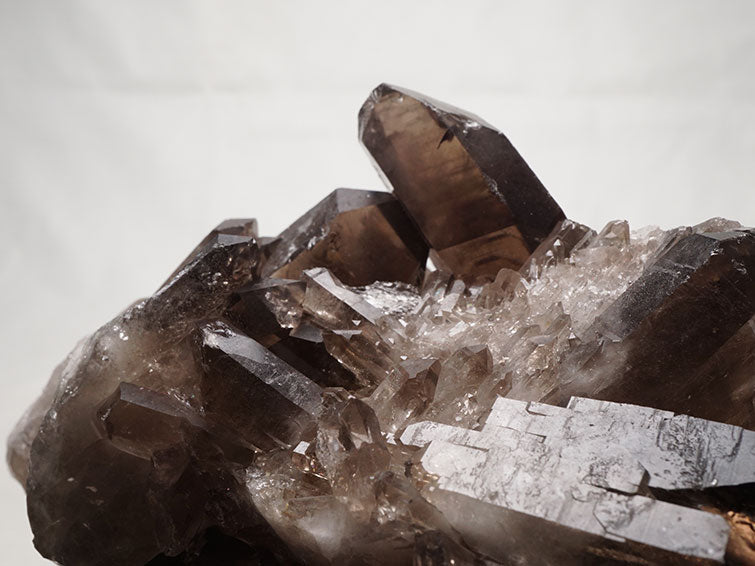 2.8Kg スモーキークォーツ クラスター 原石 煙水晶 モリオン 黒水晶 ブラジル産 一点物 282-496