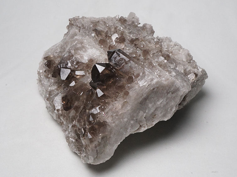 2Kg スモーキークォーツ クラスター 煙水晶 原石 モリオン 黒水晶 ブラジル産 一点物 282-507