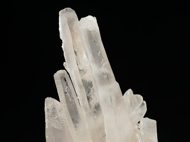 1.7Kg 水晶 クラスター マダガスカル産 台座付属 一点物 292-36