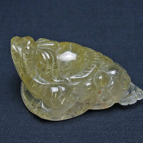 タイチンルチルクォーツ 手彫り 置物 キンセン 金蟾 一点物 145-1677