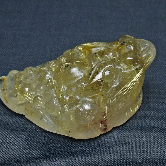 タイチンルチルクォーツ 手彫り 置物 キンセン 金蟾 一点物 145-1678