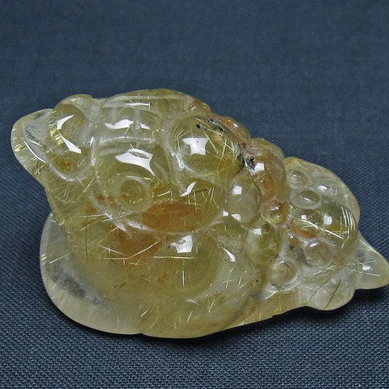 タイチンルチルクォーツ 手彫り 置物 キンセン 金蟾 一点物 145-1679