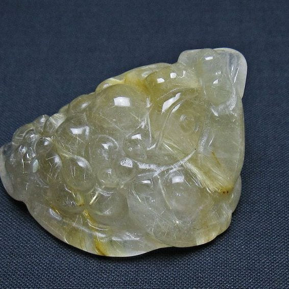 タイチンルチルクォーツ 手彫り 置物 キンセン 金蟾 一点物 145-1683